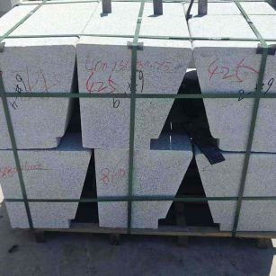 淮南 芝麻白异形坐凳，石凳