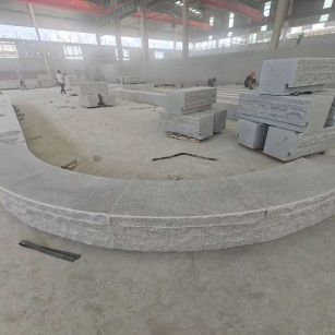 淮南 芝麻白异形坐凳，自然面光面弧形加工