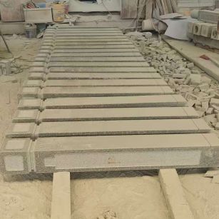 淮南 芝麻白异形加工雕刻-栏杆大柱，方柱