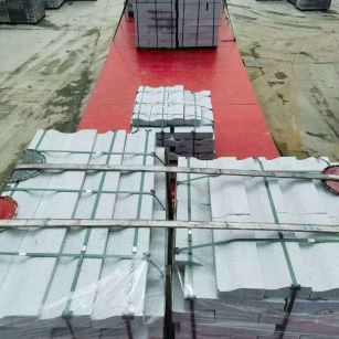 淮南 芝麻白仿形加直形路沿石出货日常