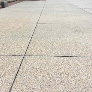 淮南 黄金麻花岗岩石板材荔枝面地面铺装效果