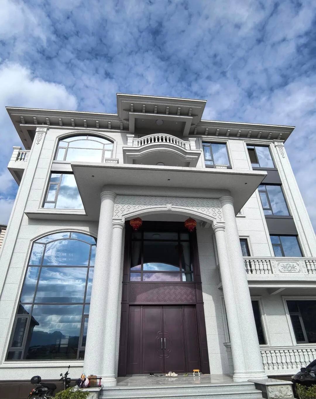 淮南白麻别墅外墙干挂石材效果示例