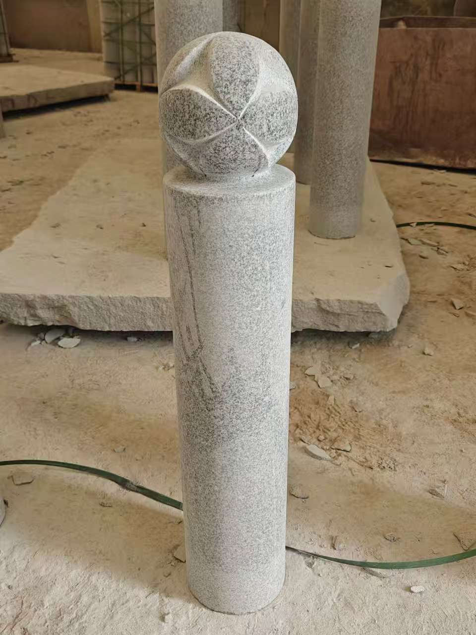 淮南 芝麻白花岗岩石材挡车石柱、停车柱、圆柱挡车柱、方柱挡车柱等