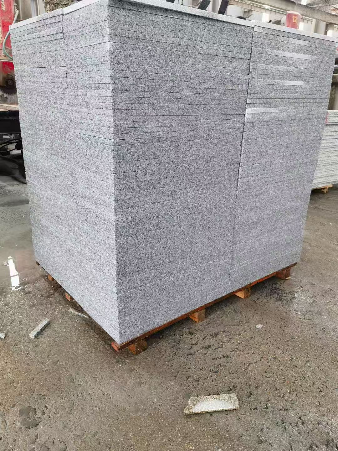 淮南 芝麻白火烧面1.8厚300*600地铺石，尺寸标准，厚薄均匀