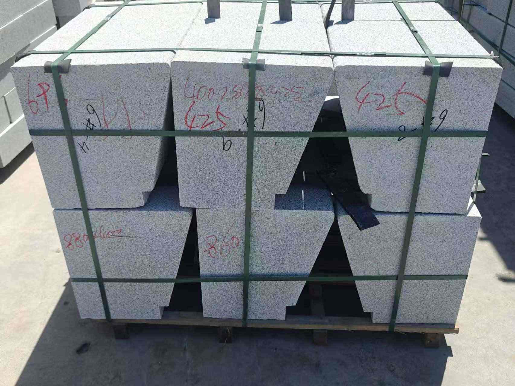 淮南 芝麻白异形坐凳，石凳