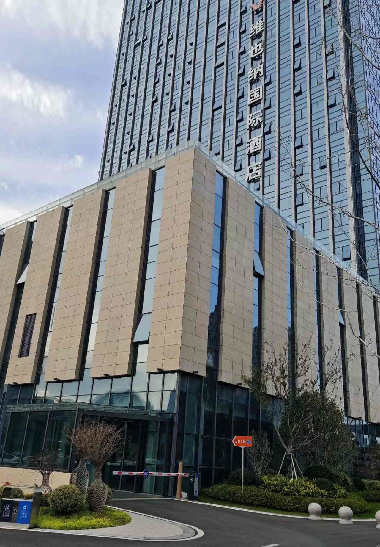 淮南 黄金麻花岗岩外墙干挂