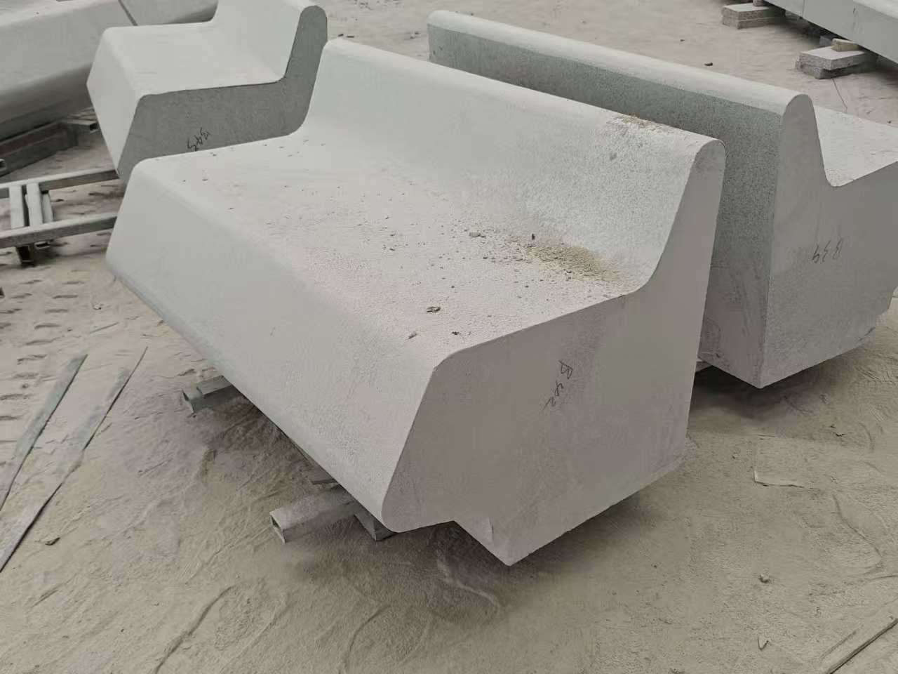 淮南 芝麻白花岗岩异形坐凳，石凳