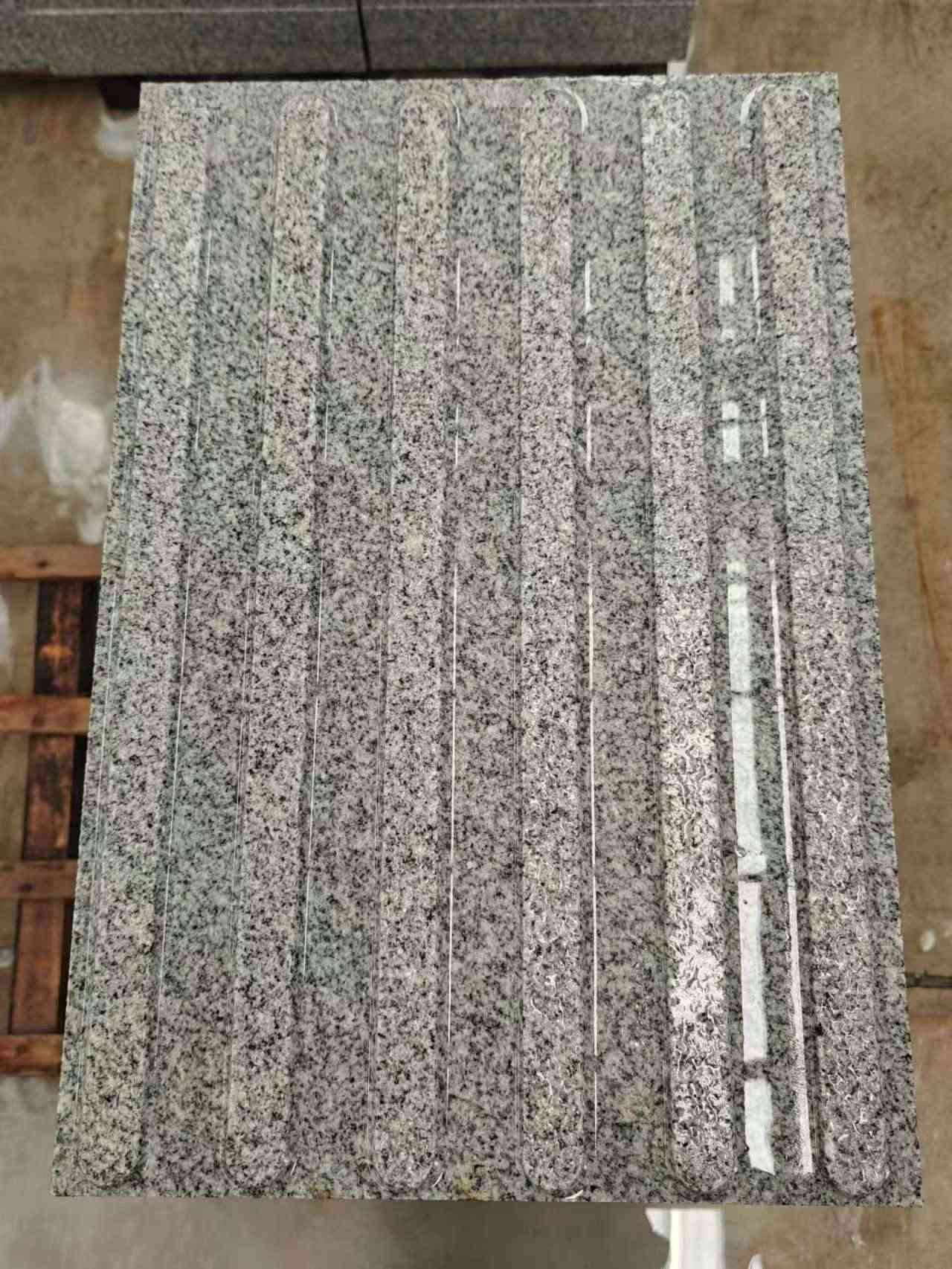 淮南 芝麻白花岗岩荔枝面雕刻盲道，盲条