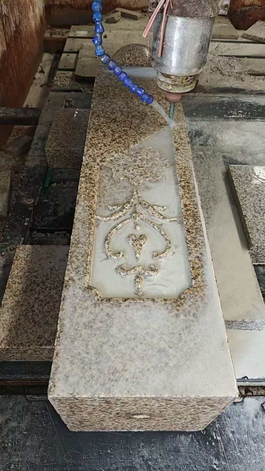 淮南 黄金麻花岗岩异形加工雕刻栏杆大柱